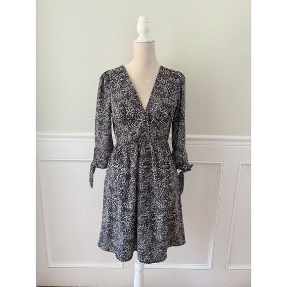 Gilli Stitch Fix Black & White Floral V-Neck Dress Tie Sleeves Stretch Waist S E - Picture 2 of 5